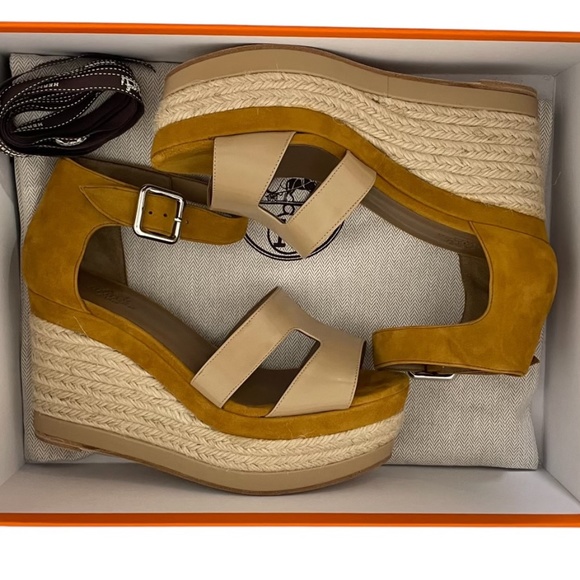 Hermes Tan and Cream Espadrille Wedges - Picture 4 of 4